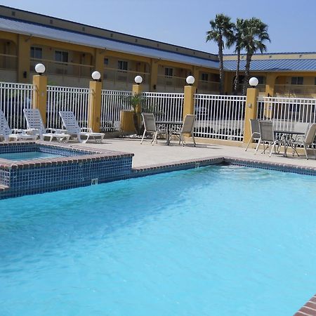 Rodeway Inn & Suites Corpus Christi Bagian luar foto