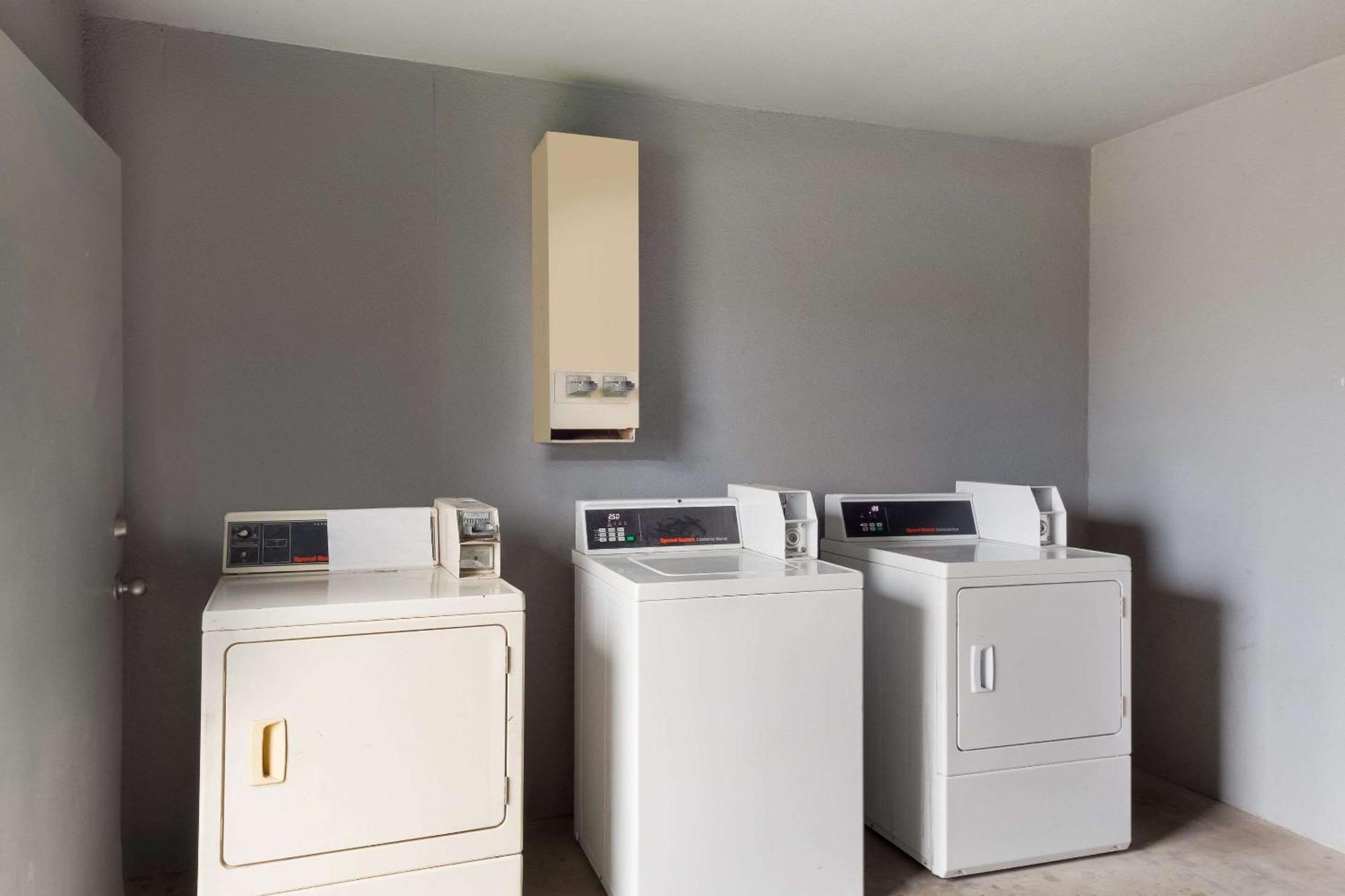 Rodeway Inn & Suites Corpus Christi Bagian luar foto