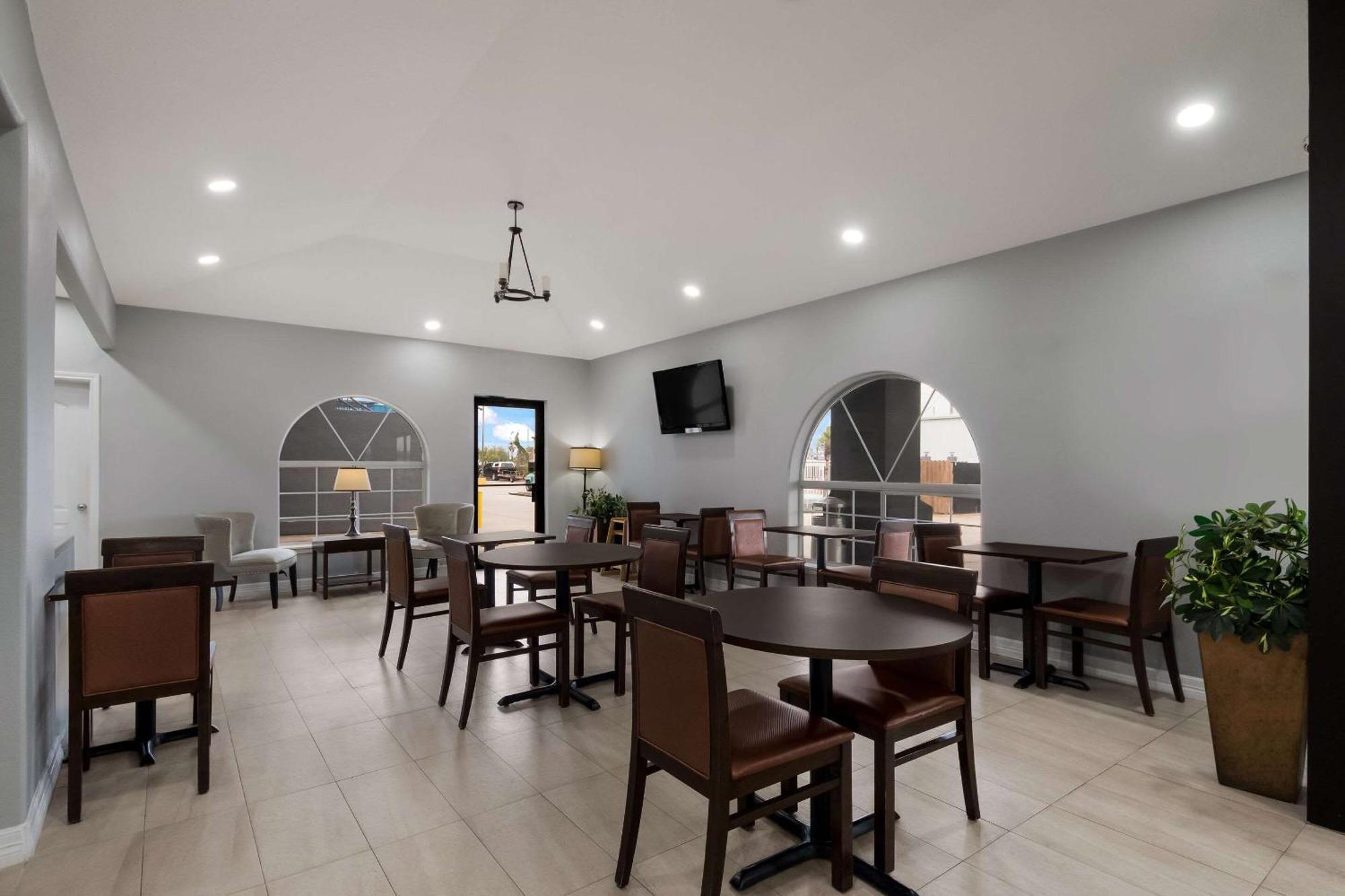 Rodeway Inn & Suites Corpus Christi Bagian luar foto