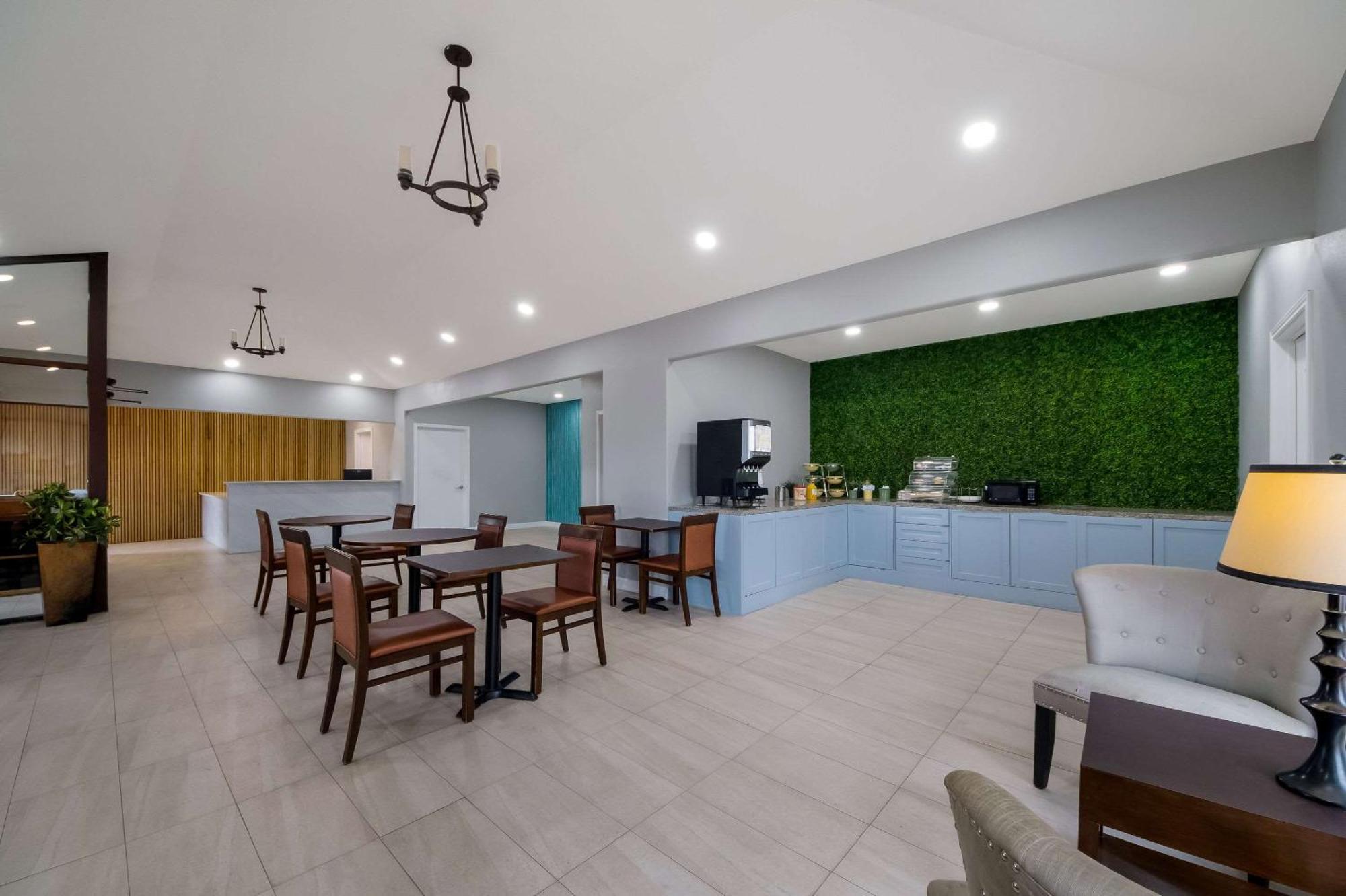 Rodeway Inn & Suites Corpus Christi Bagian luar foto