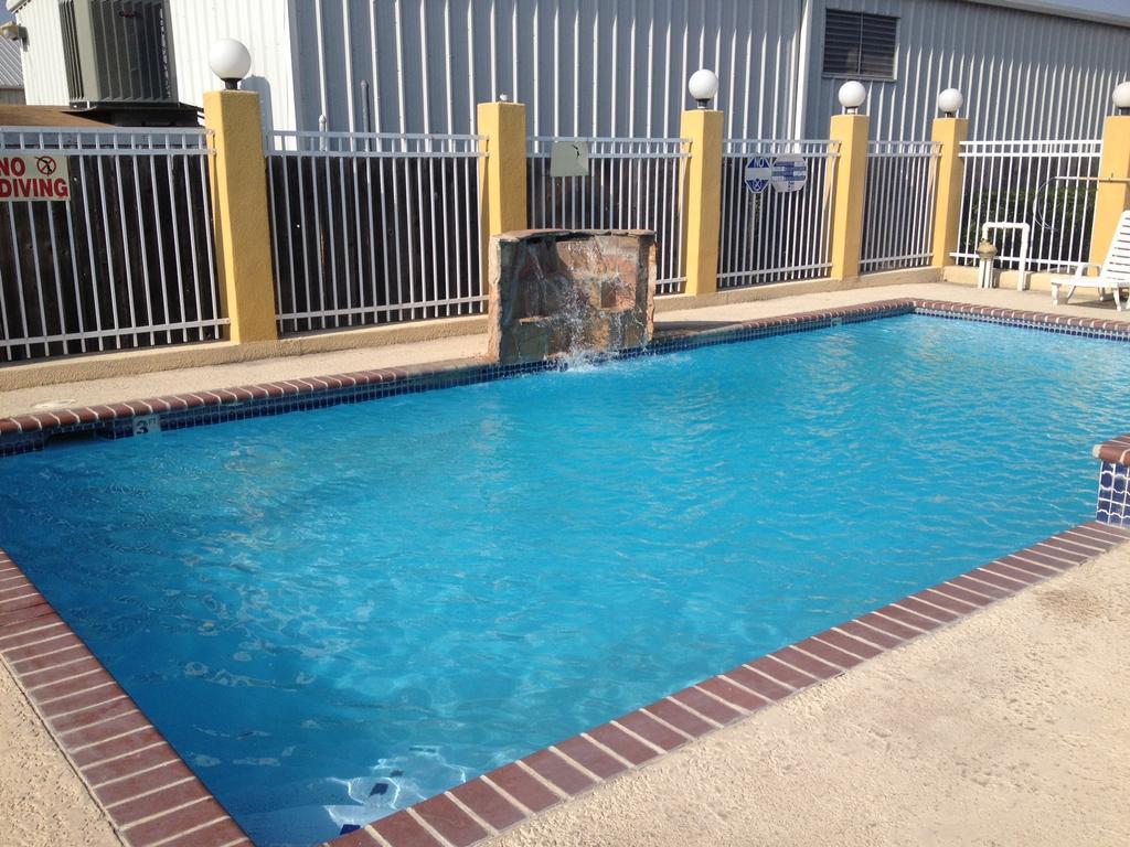 Rodeway Inn & Suites Corpus Christi Bagian luar foto